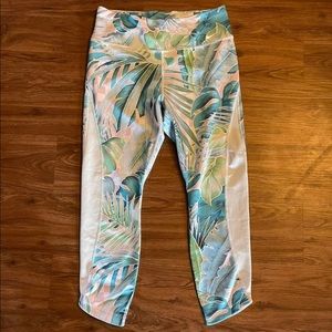 Nike Dri Fit Cropped Leggings Tropical